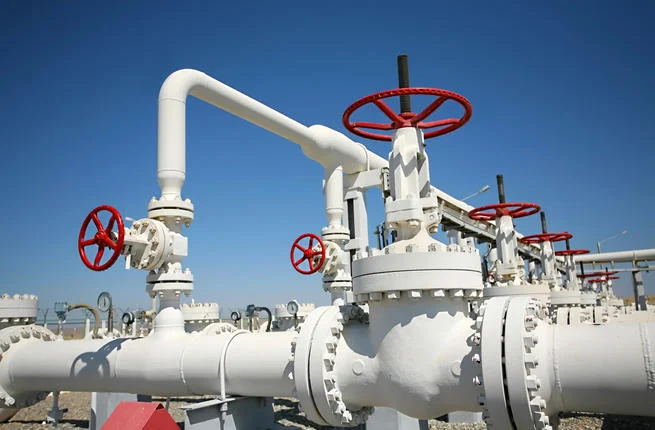 oil-gas-pipeline-valves.webp